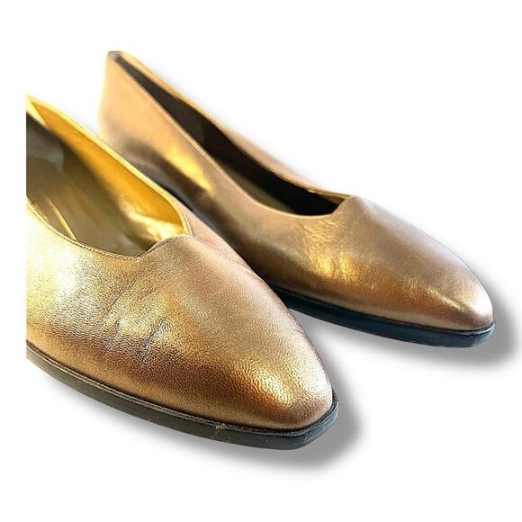 BRUNO MAGLI Italian Bronze Leather Flats slight pointed Toe SZ 9AA or 9 AAAA? - Picture 4 of 16
